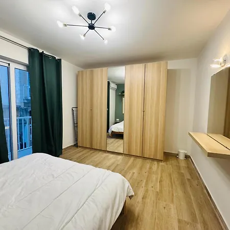 Cliffs Apartment *